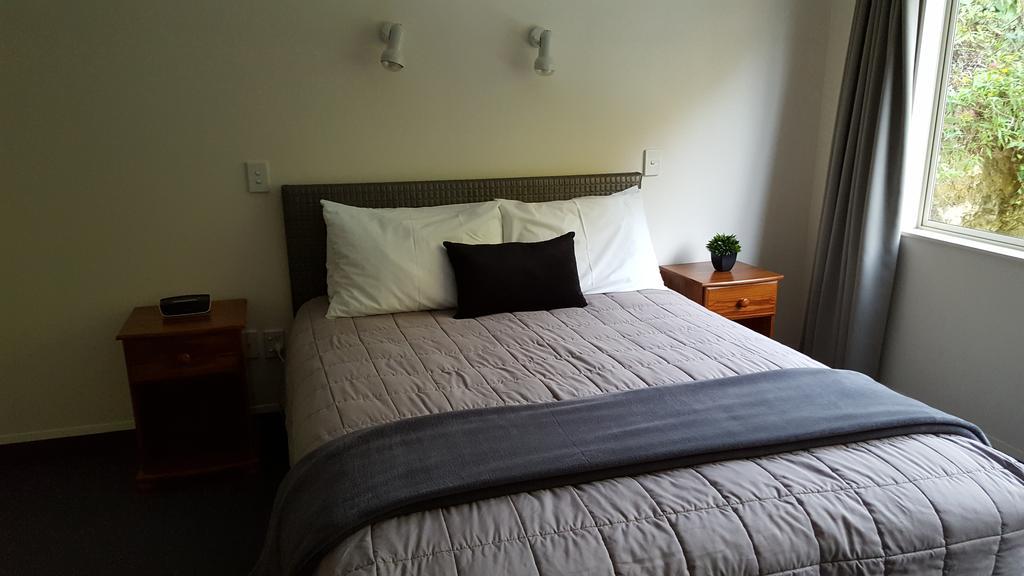 Breakwater Apartments Нейпиър Стая снимка