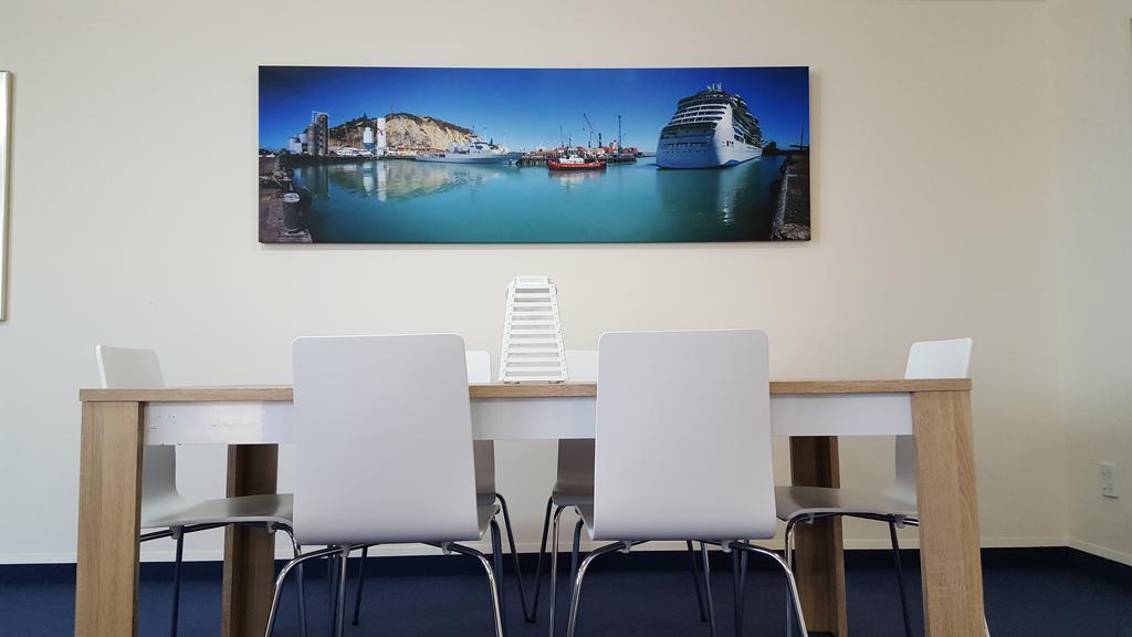 Breakwater Apartments Нейпиър Стая снимка